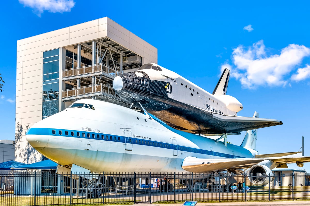 Just a 22-minute drive to Johnson Space Center