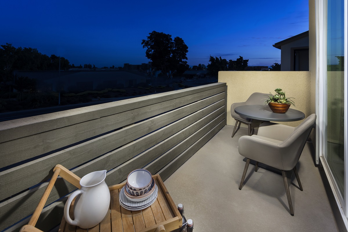 KB model home outdoor deck in Milpitas, CA