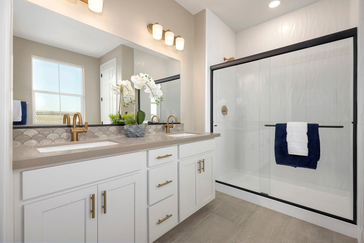 Dual-sink vanity at primary bath 