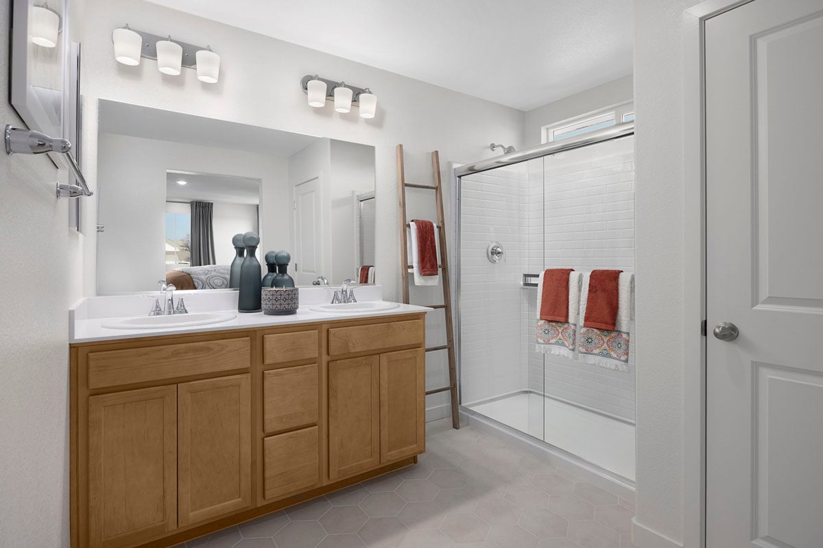 Dual-sink vanity at primary bath