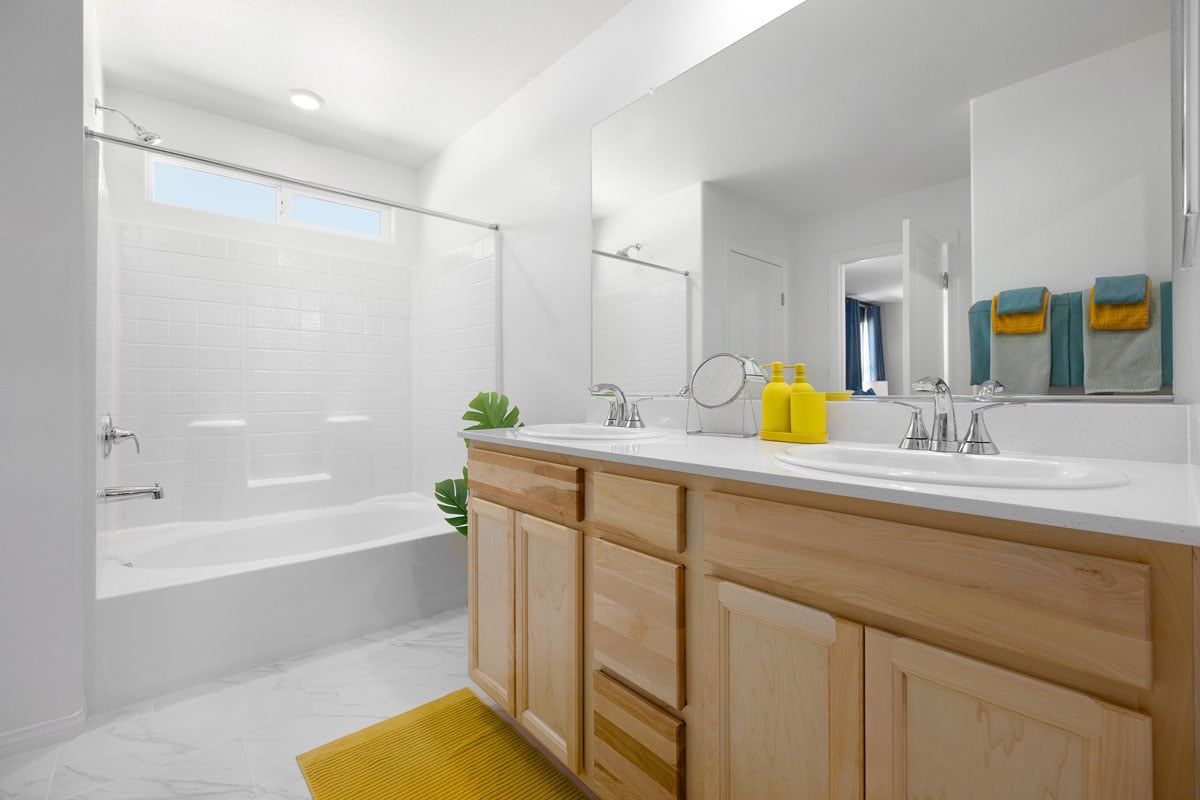 Dual-sink vanity at primary bath