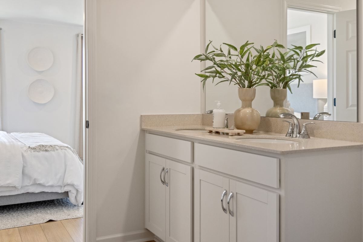 Dual-sink vanity at primary bath