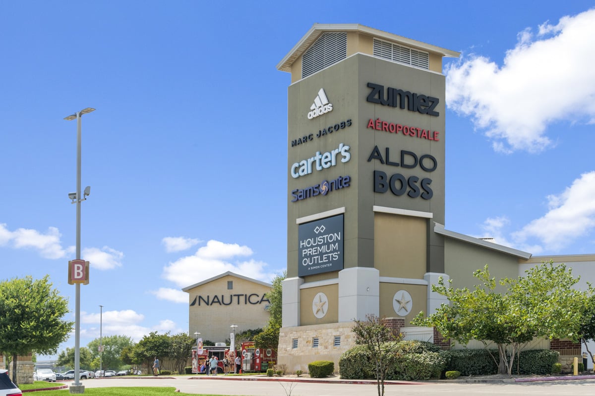 Quick drive to Houston Premium Outlets® 