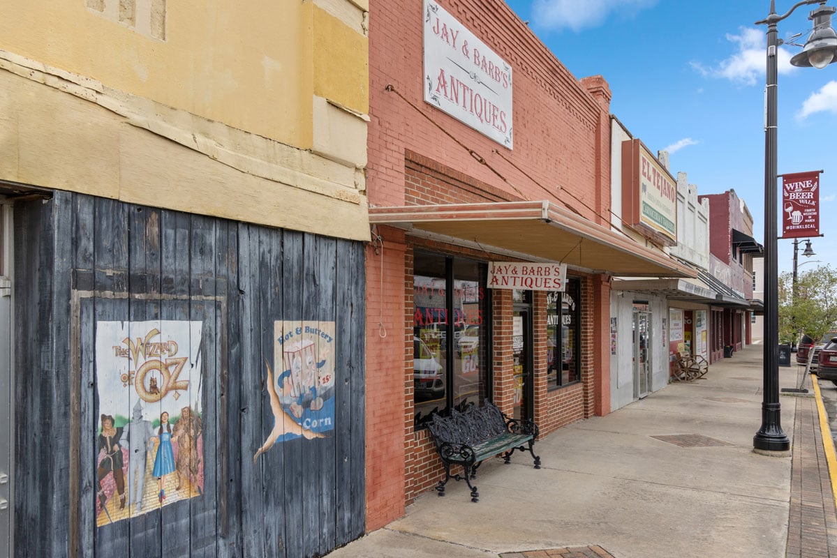 Short drive to downtown Rosenberg