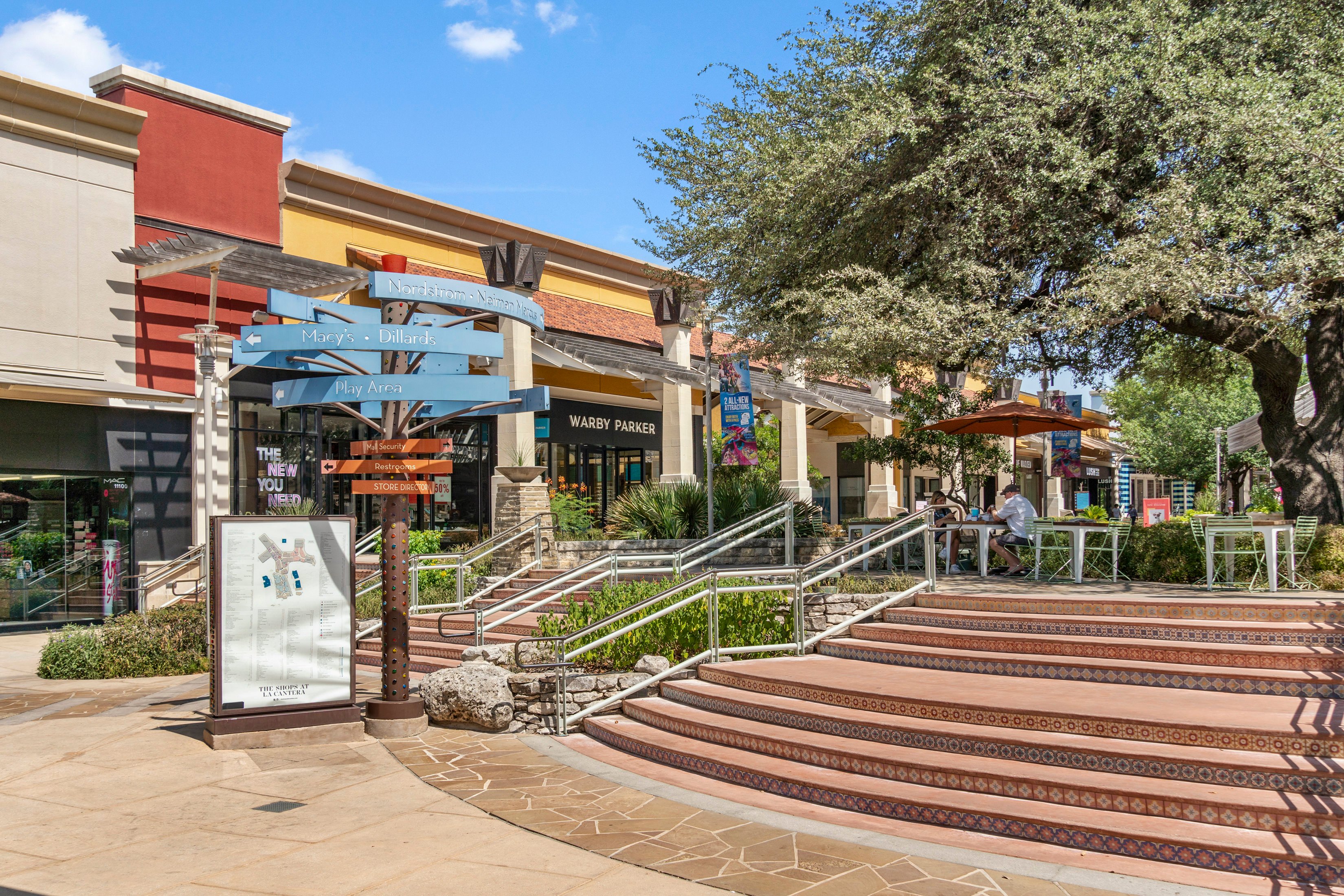 Just 5 minutes to The Shops at La Cantera